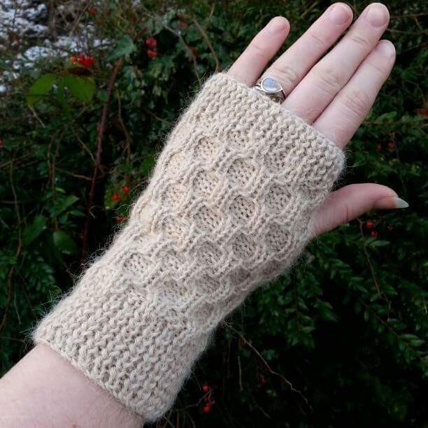 Eva Christie Hand Knitting 3