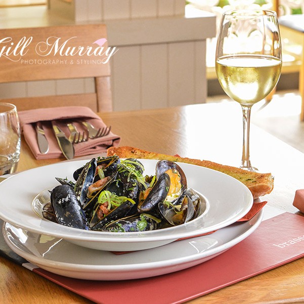 This week Gill visited Crieff Hydro and got this Small City Recipe of Shetland Mussels with Leek, Smokey Bacon & Cider courtesy of The Brasserie at Crieff Hydro.