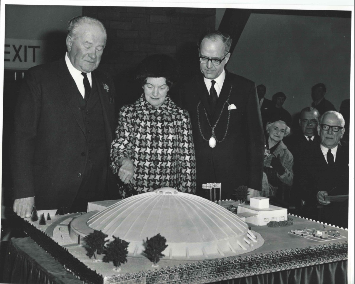The cutting of the massive Bells Sports Centre Cake at the opening in 1968.