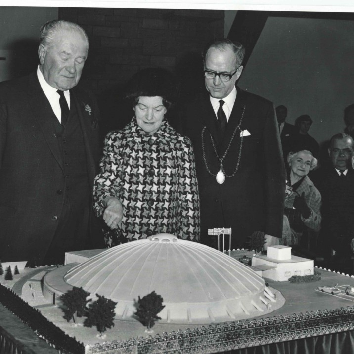 The cutting of the massive Bells Sports Centre Cake at the opening in 1968.