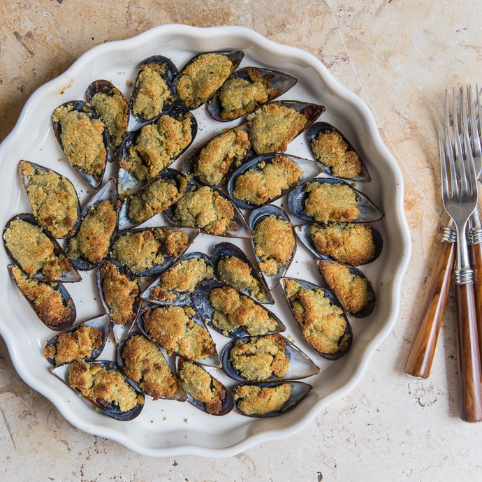Tasty Almond mussels - dig in!