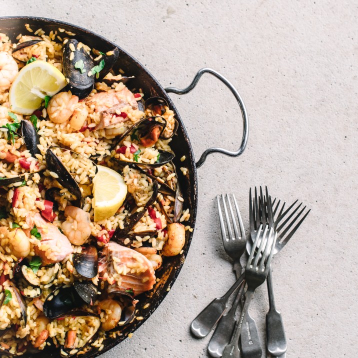 Recipe to make your own delicious seafood paella.