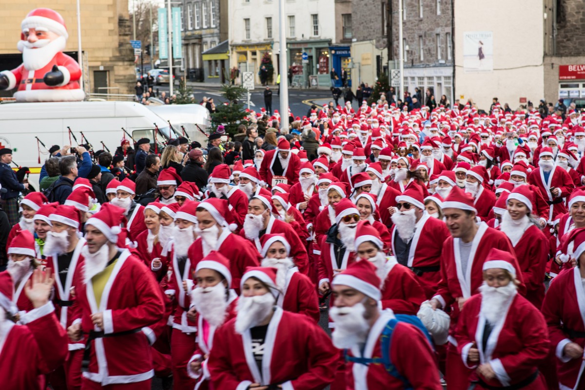Calling all you runners! Perth's Santa Run needs your red velour clad legs!