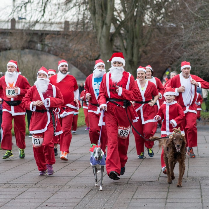 Runners were all provided with their own Santa suit for the occassion.