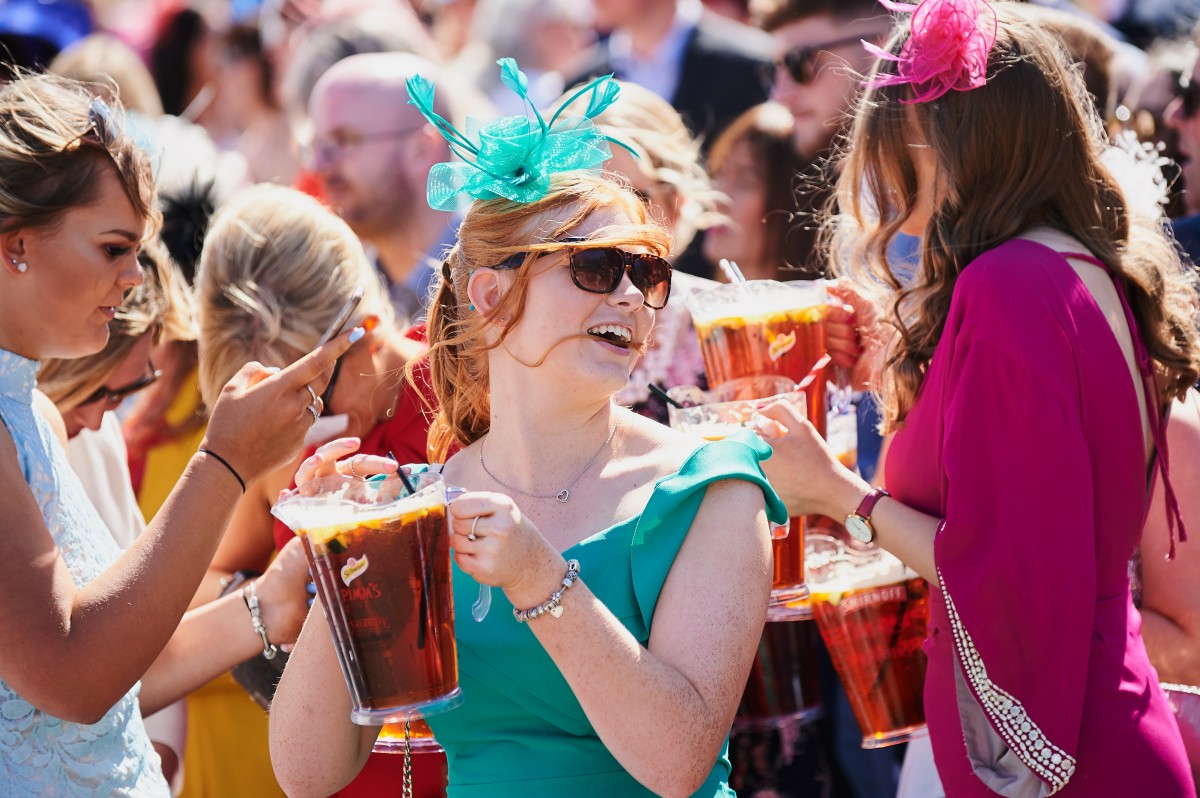 Its not a day at the races with a jug of Pimms, cheers!