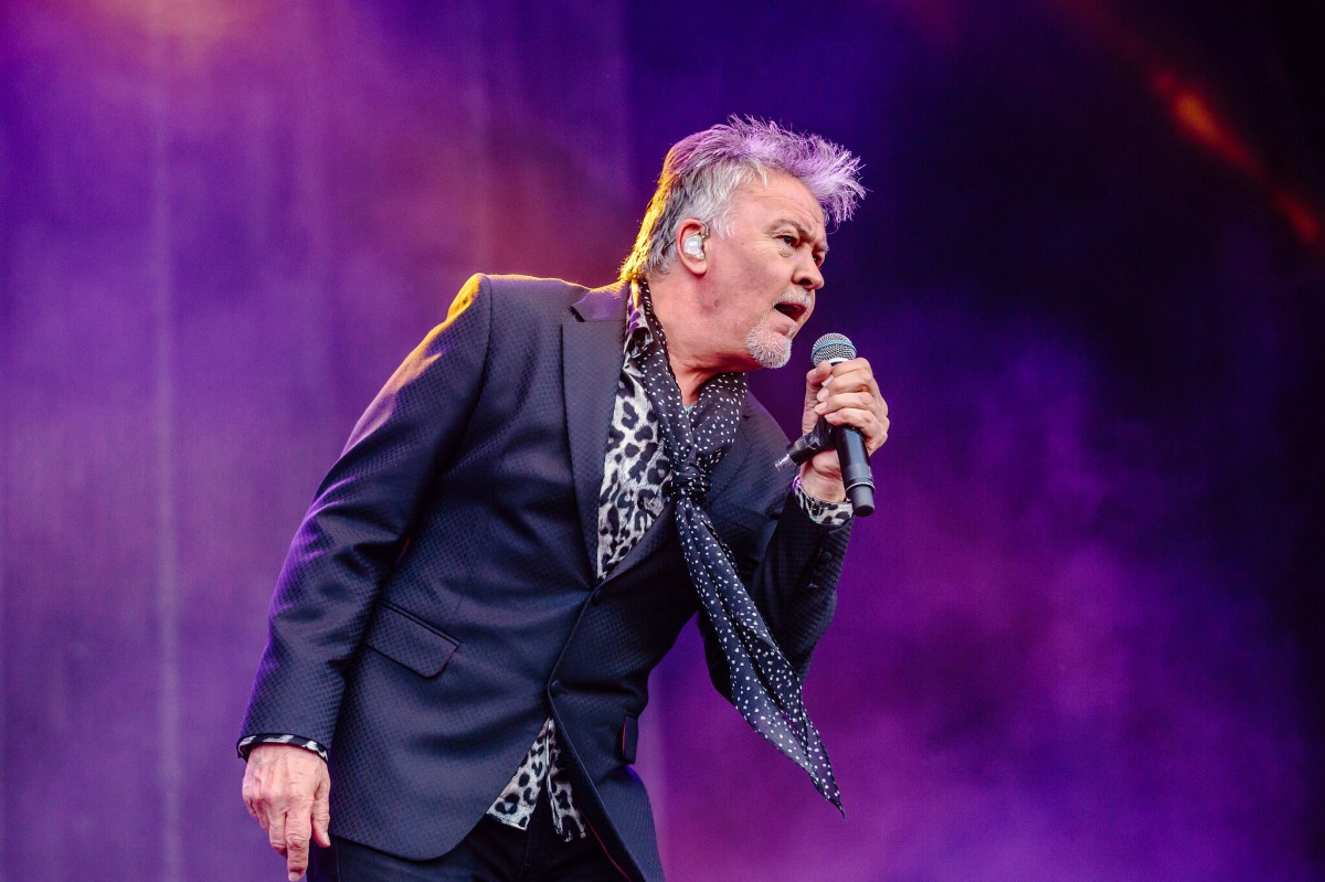 Paul Young performing at Rewind 2019.