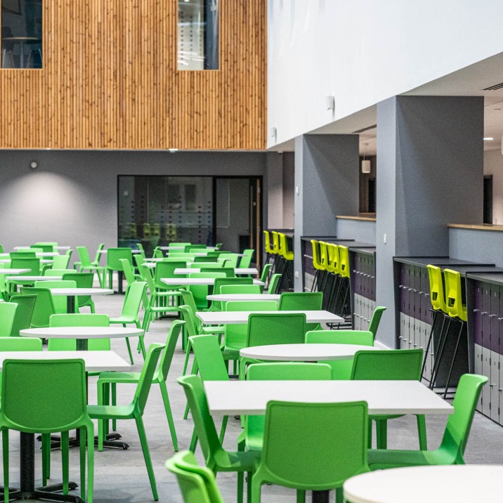 Vast social and seating areas allow the children to mix and mingle with ease over lunch time, and transform into learning zones during morning and afternoon sessions.
